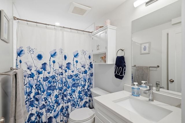 42 Messinger St 42, Canton, MA 02021