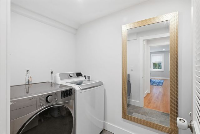 42 Messinger St 42, Canton, MA 02021