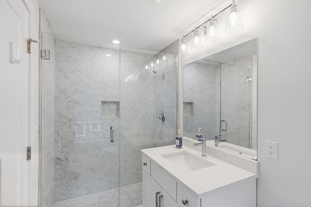 42 Messinger St 42, Canton, MA 02021