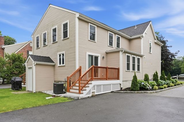 42 Messinger St 42, Canton, MA 02021