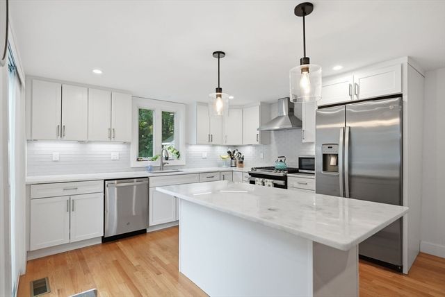 42 Messinger St 42, Canton, MA 02021