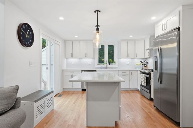 42 Messinger St 42, Canton, MA 02021