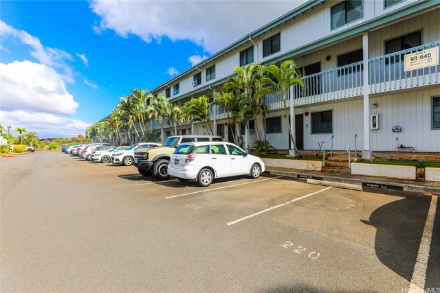 98-640 Moanalua Loop 2041, Aiea, HI 96701