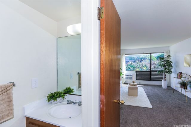 98-640 Moanalua Loop 2041, Aiea, HI 96701