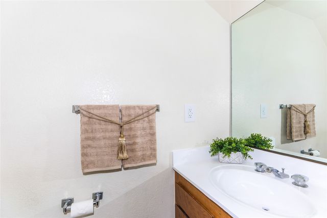 98-640 Moanalua Loop 2041, Aiea, HI 96701