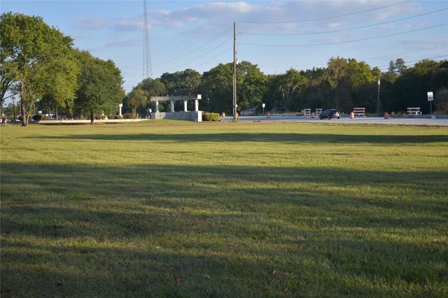 13485 Jbk Memorial Drive, Willis, TX 77318