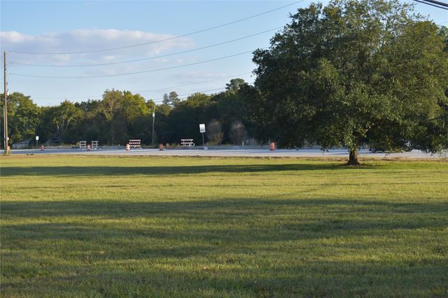 13485 Jbk Memorial Drive, Willis, TX 77318