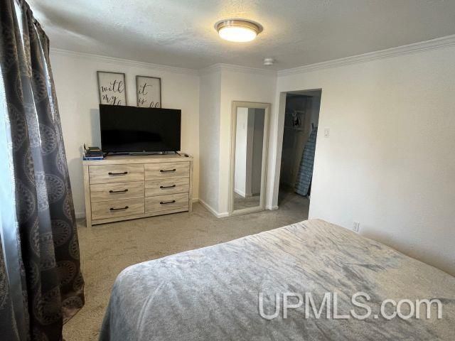 623 E E Street, Iron Mountain, MI 49801