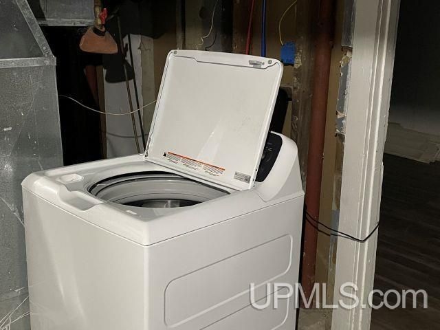 623 E E Street, Iron Mountain, MI 49801