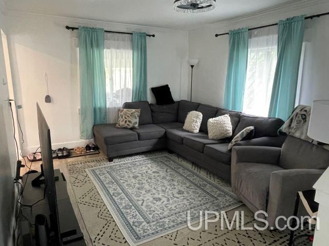 623 E E Street, Iron Mountain, MI 49801