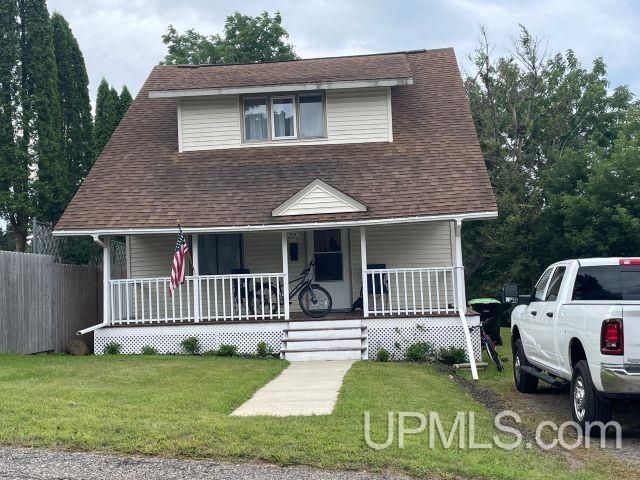 623 E E Street, Iron Mountain, MI 49801