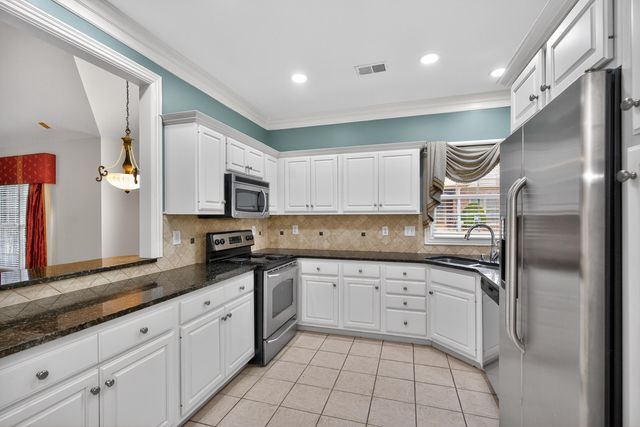 1429 Pine Needles Lane 403, Lexington, KY 40513