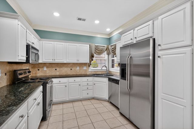 1429 Pine Needles Lane 403, Lexington, KY 40513