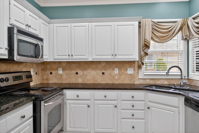 1429 Pine Needles Lane 403, Lexington, KY 40513