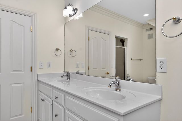 1429 Pine Needles Lane 403, Lexington, KY 40513