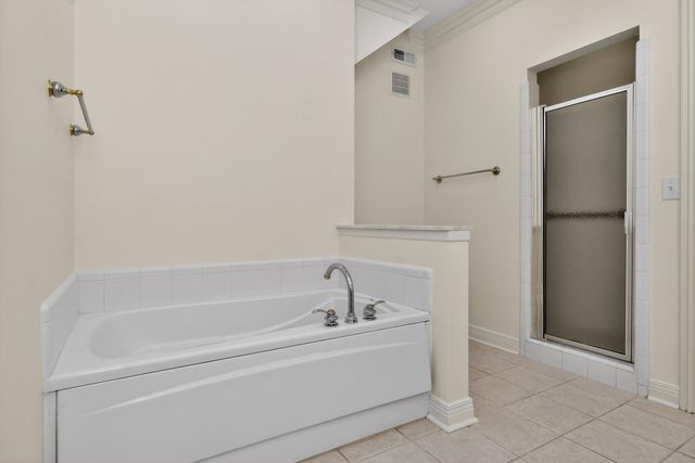 1429 Pine Needles Lane 403, Lexington, KY 40513