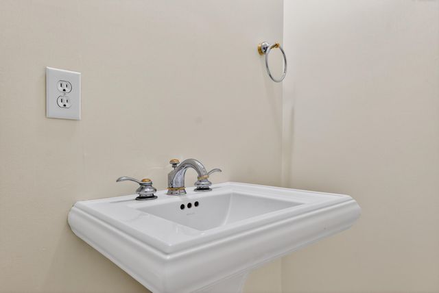 1429 Pine Needles Lane 403, Lexington, KY 40513