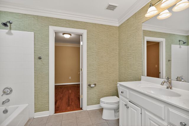 1429 Pine Needles Lane 403, Lexington, KY 40513