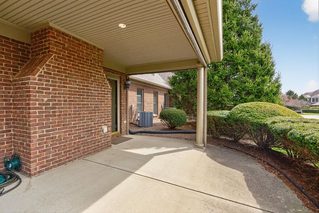 1429 Pine Needles Lane 403, Lexington, KY 40513