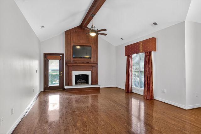 1429 Pine Needles Lane 403, Lexington, KY 40513