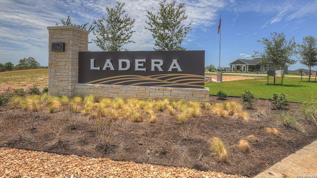304 WINDFLOWER COVE, Luling, TX 78648