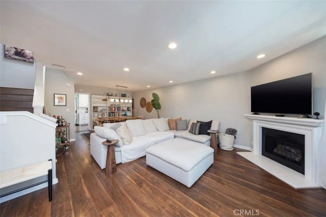 14101 Dickens Street 9, Sherman Oaks, CA 91423
