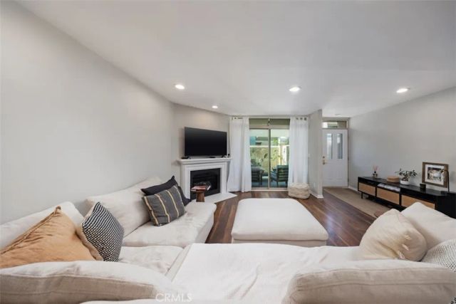 14101 Dickens Street 9, Sherman Oaks, CA 91423