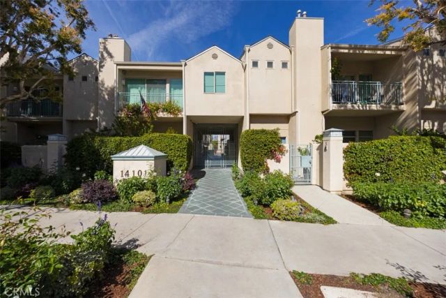 14101 Dickens Street 9, Sherman Oaks, CA 91423