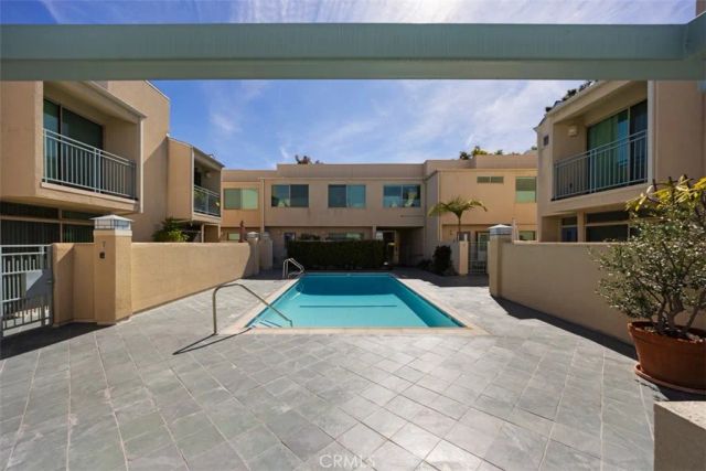 14101 Dickens Street 9, Sherman Oaks, CA 91423