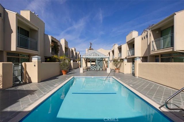 14101 Dickens Street 9, Sherman Oaks, CA 91423