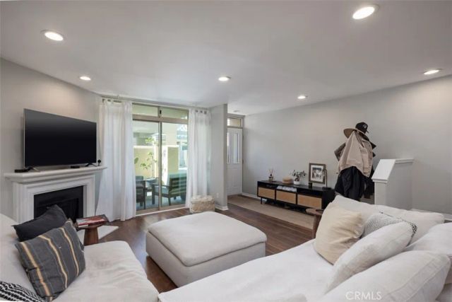 14101 Dickens Street 9, Sherman Oaks, CA 91423