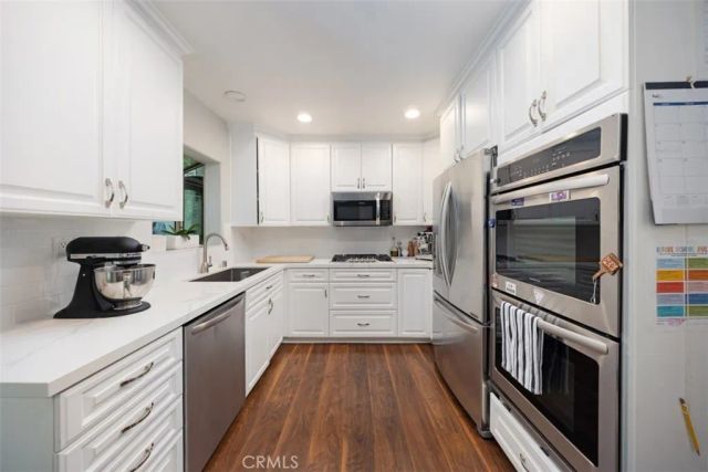 14101 Dickens Street 9, Sherman Oaks, CA 91423