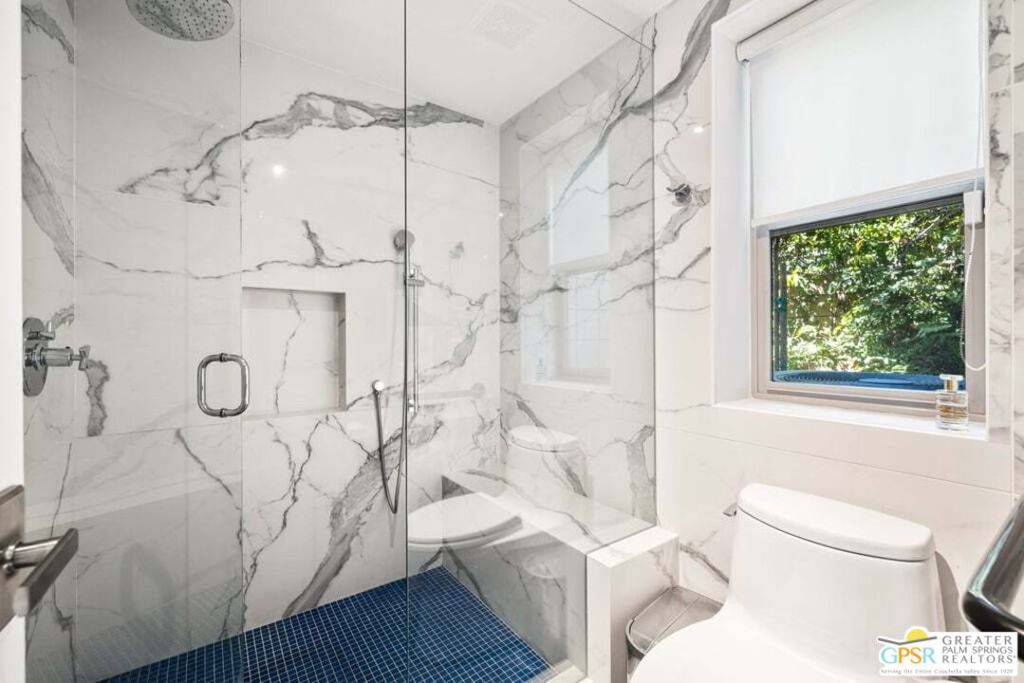 Image 25 of property listing at 914 Oceo Circle, Palm Springs, CA 92264