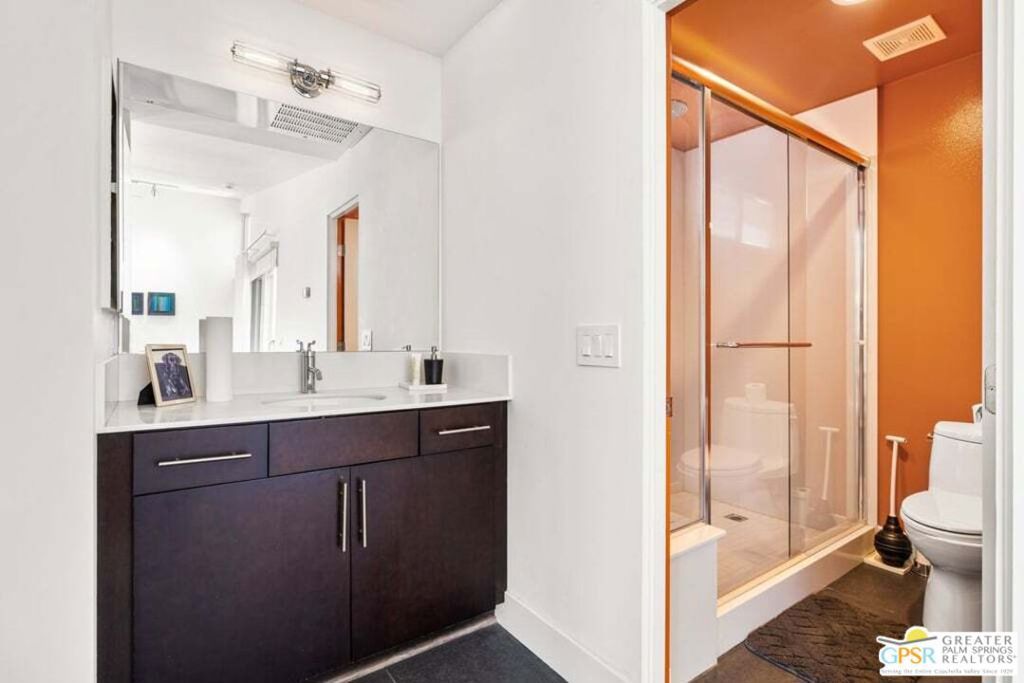 Image 40 of property listing at 914 Oceo Circle, Palm Springs, CA 92264