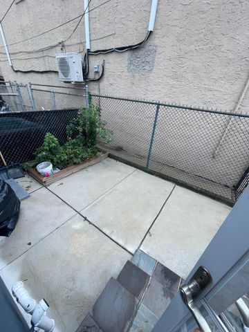 2517 E SOMERSET ST, Philadelphia, PA 19134