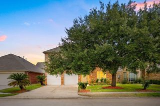 2911 Darby Brook Drive, Fresno, TX 77545