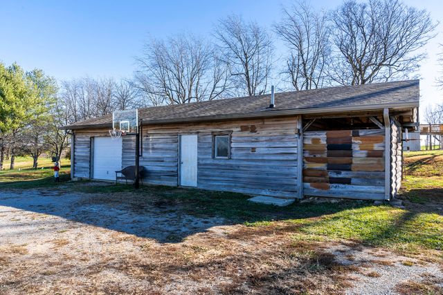 207 S Homestead Lane, Lancaster, KY 40444