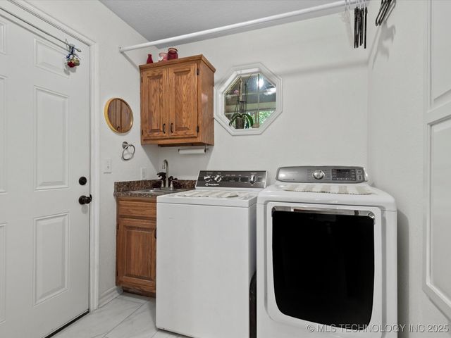 3730 E Mountain Road, Bartlesville, OK 74003