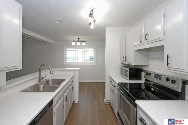 1120 N 79th Street, Lincoln, NE 68505