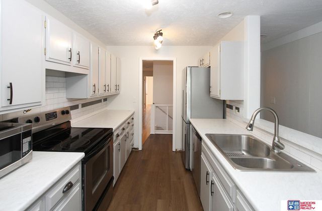 1120 N 79th Street, Lincoln, NE 68505