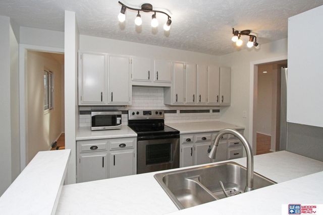 1120 N 79th Street, Lincoln, NE 68505