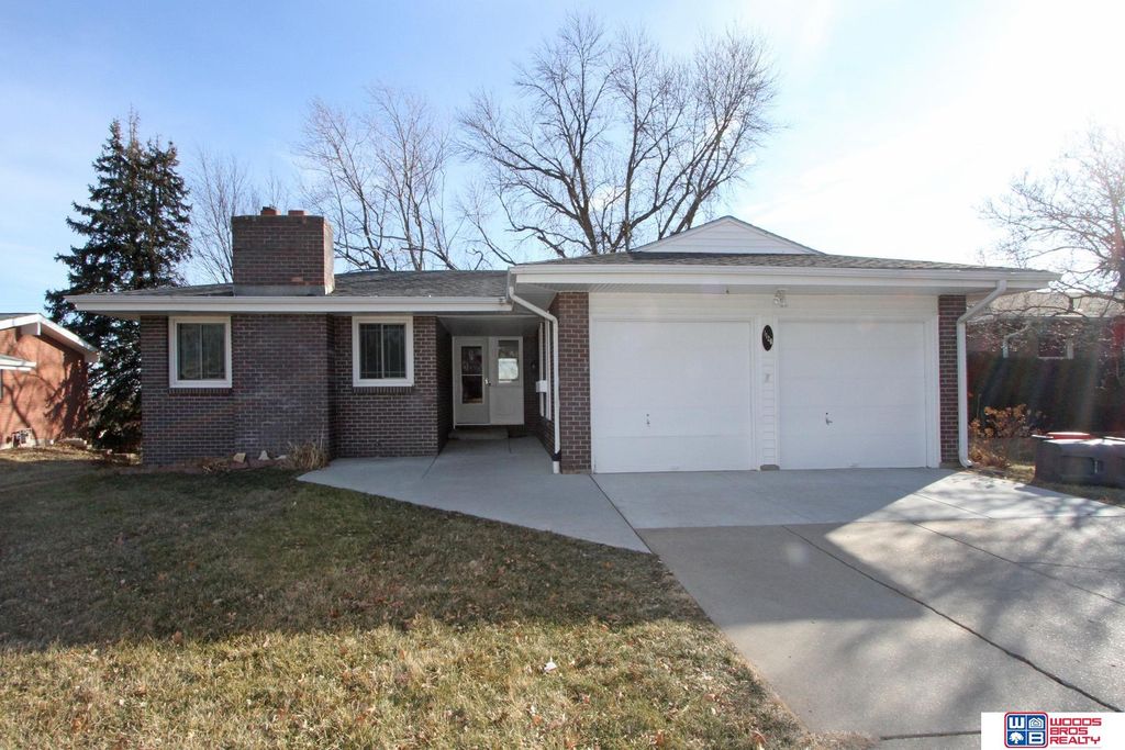 1120 N 79th Street, Lincoln, NE 68505