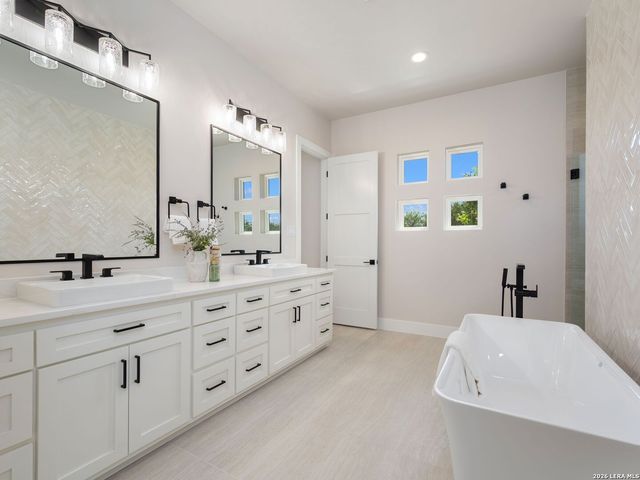 30 Vintage Trace, San Antonio, TX 78257