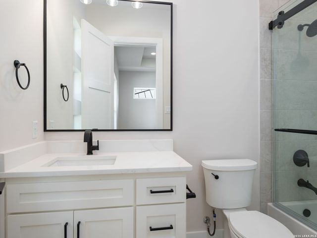 30 Vintage Trace, San Antonio, TX 78257