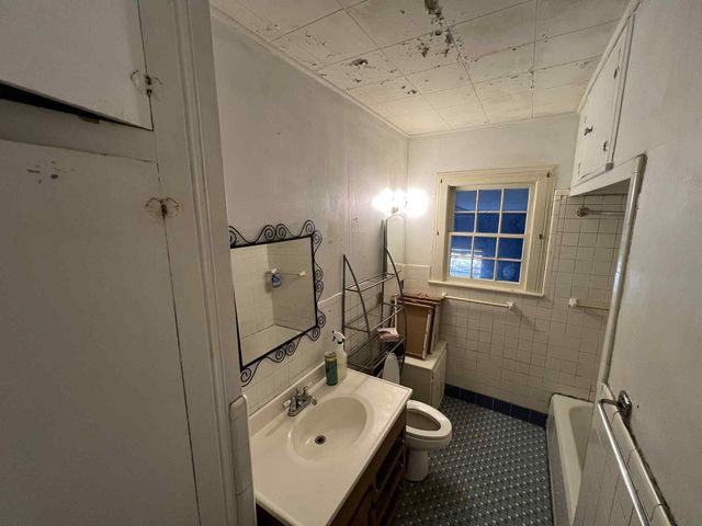 271 Carrollton Avenue, Shreveport, LA 71105