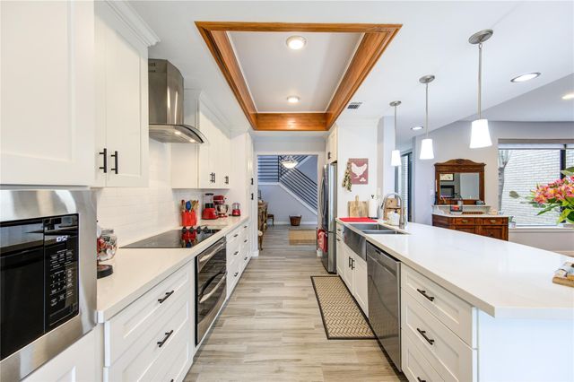 11541 Riverview Drive 5, Houston, TX 77077