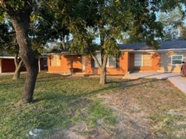 830 N Harbin Drive, Stephenville, TX 76401
