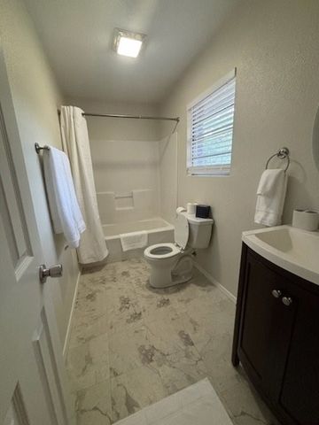 830 N Harbin Drive, Stephenville, TX 76401
