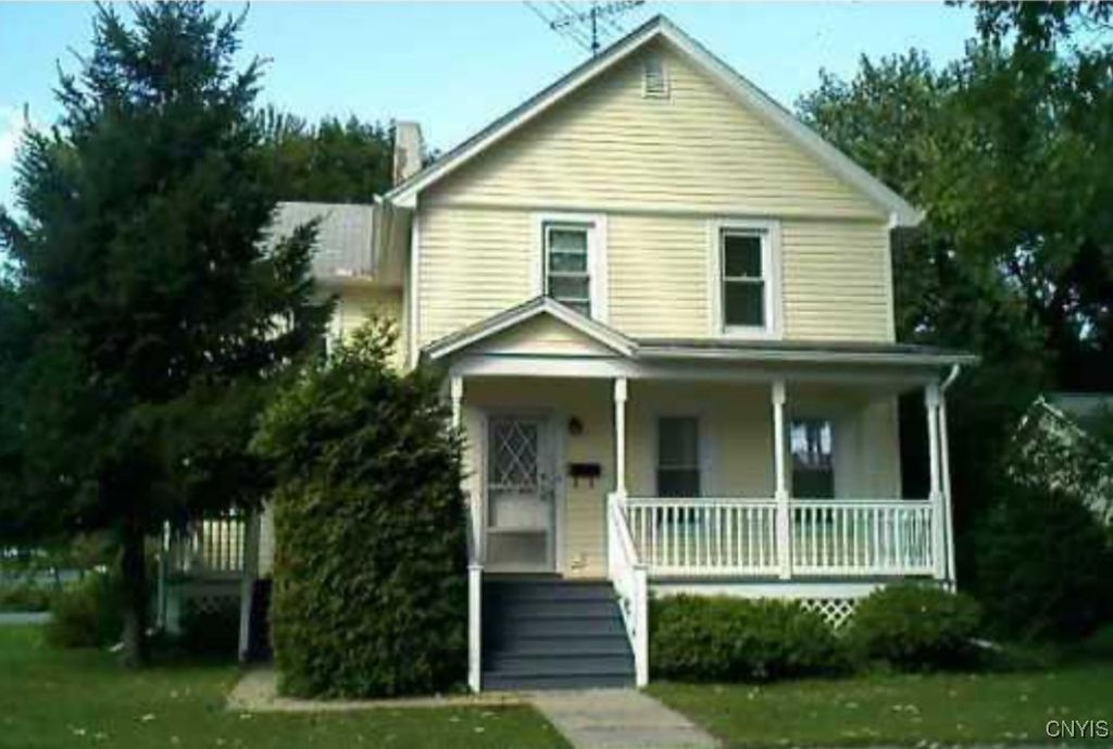 30 West Elizabeth Street, Skaneateles, NY 13152