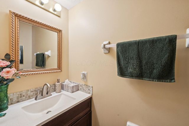 6841 Riverside Glen Court, Dublin, OH 43017
